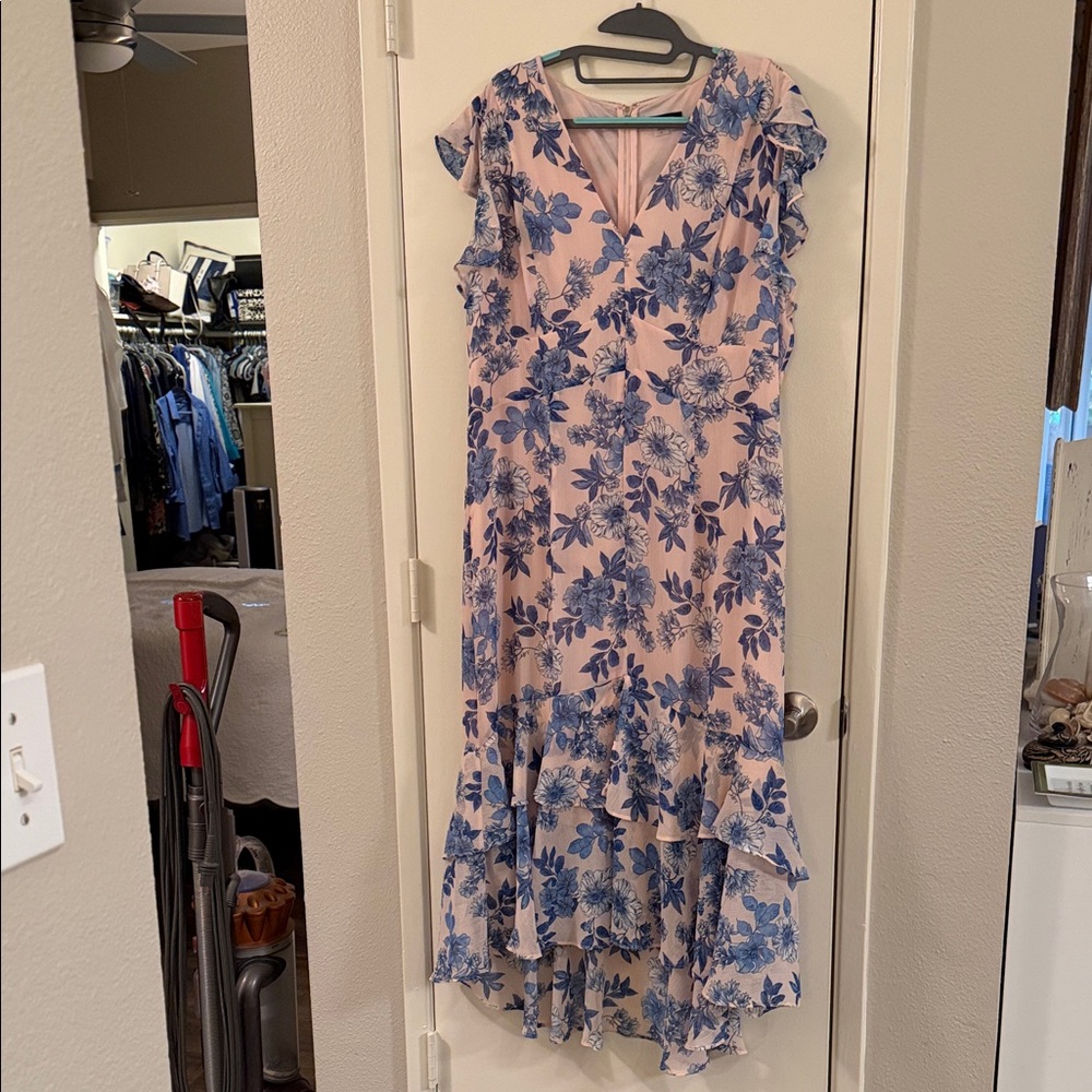 Tommy Hilfiger Light Pink Floral High-Low V-Neck Dress